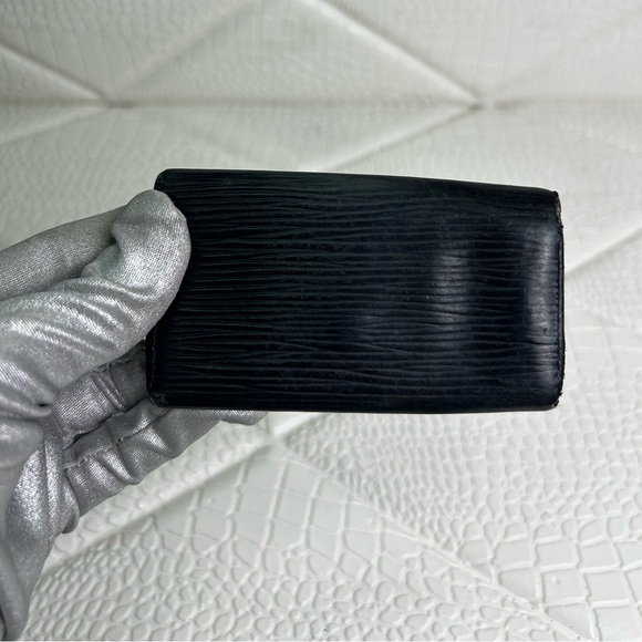 Louis Vuitton Black Epi 4 Key Ring Wallet - Picture 3 of 13